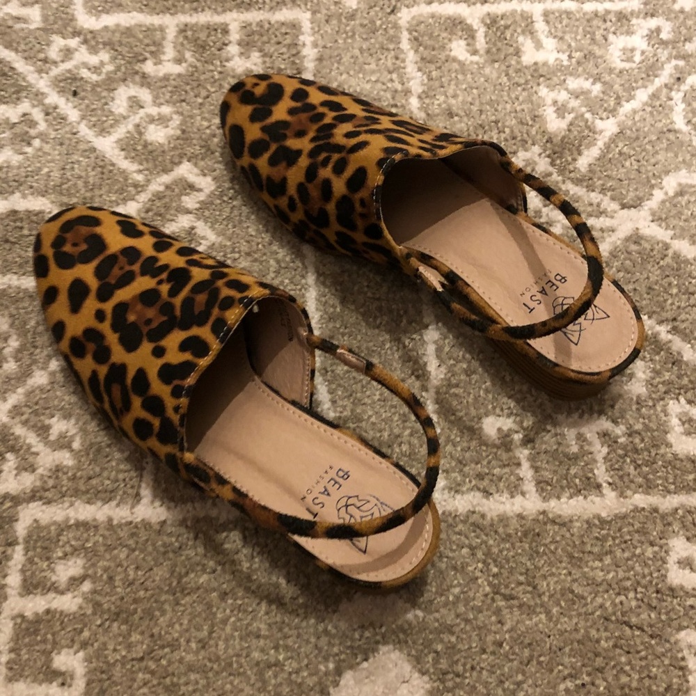 Beast fashion sling back leopard shoes sz 8 NWOT